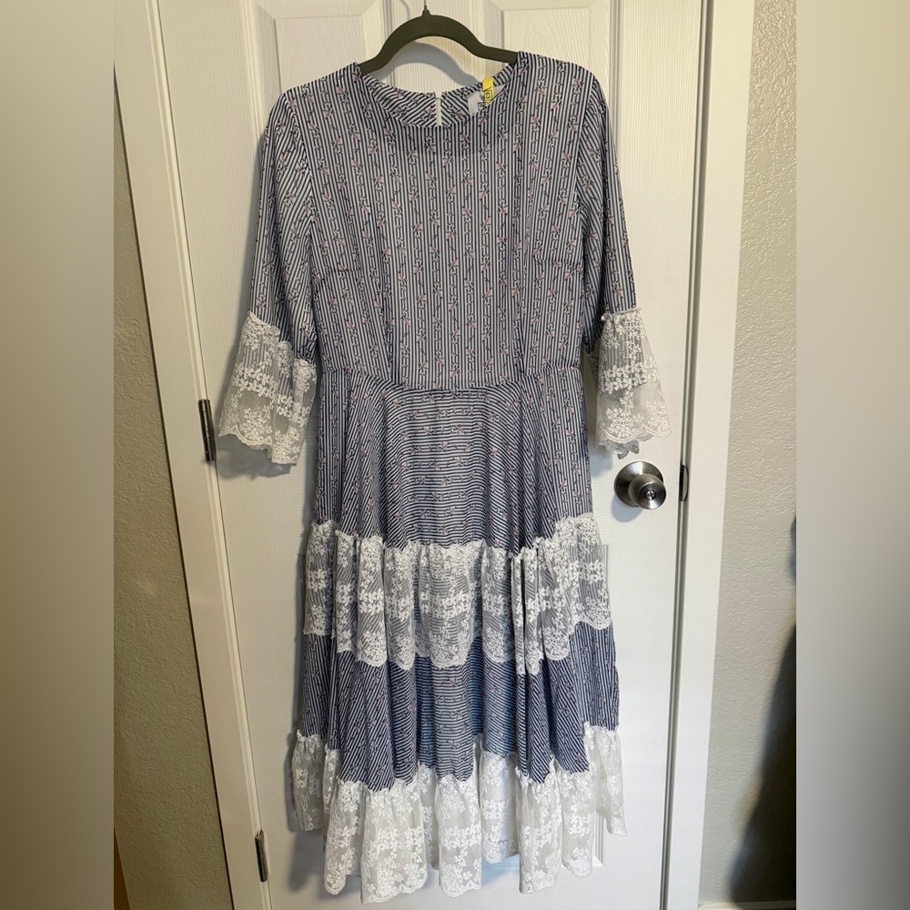 Dainty Jewells Lace Tiered Midi Dress Size M Modest Feminine Romantic - Picture 2 of 7